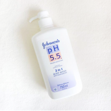 Johnson PH 5.5 2in1 with Moisturizers Body Wash 750ml.