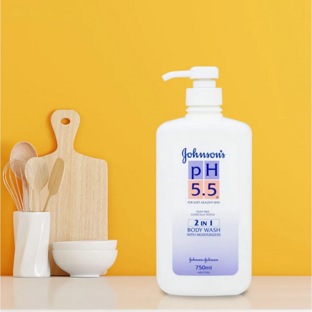 Johnson PH 5.5 2in1 with Moisturizers Body Wash 750ml.