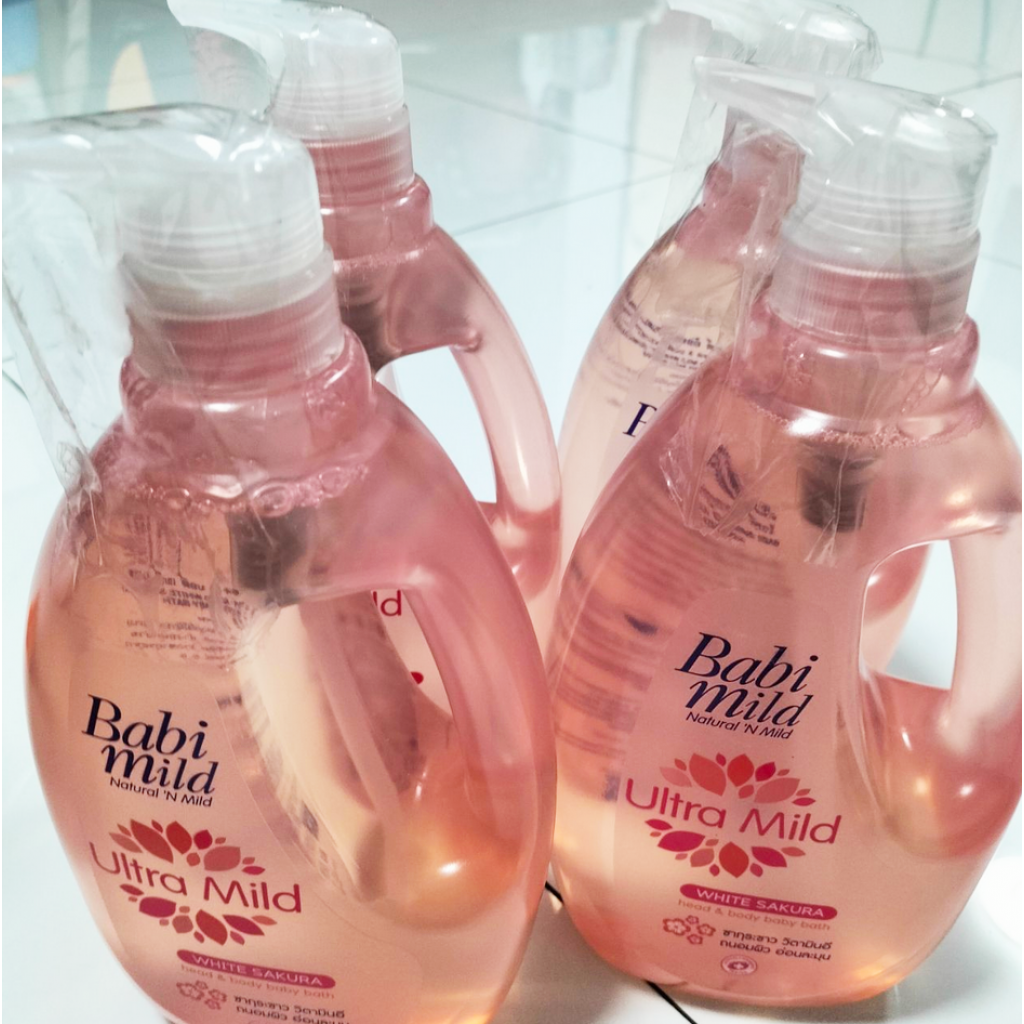 Babi Mild White Sakura Head and Body Baby Bath 800ml.