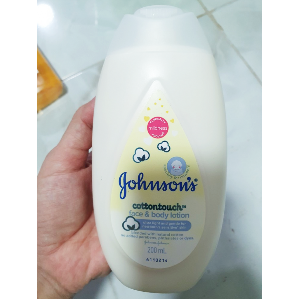 Johnsons Cottontouch Face and Body Baby Lotion 200ml.