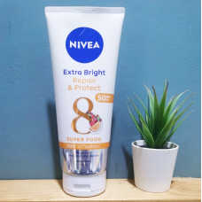 Nivea Extra White Repair and Protect Body Serum SPF50 320ml