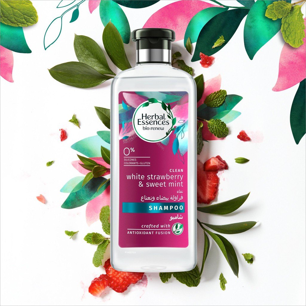 Herbal Essences Clean White Strawberry and Sweet Mint Shampoo 240ml.